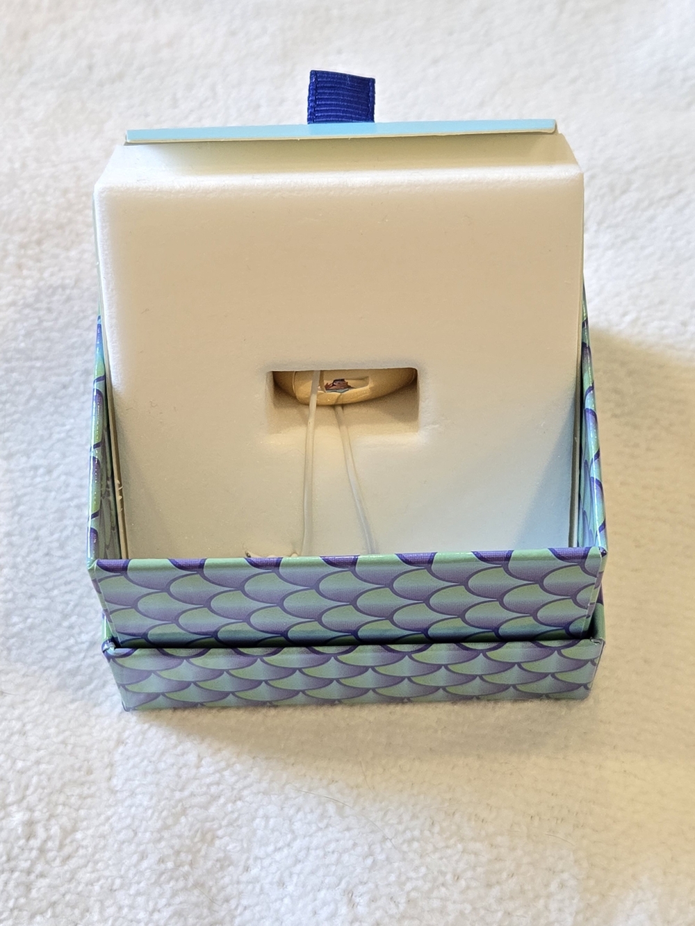 Betsey Johnson NIB Multicolor Seashell Stretch Ring - Picture 3 of 5